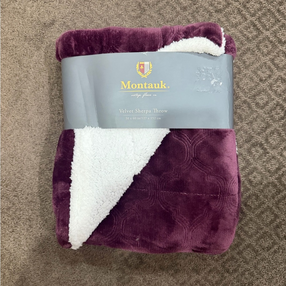 BRAND NEW Velvet Sherpa Throw Blanket